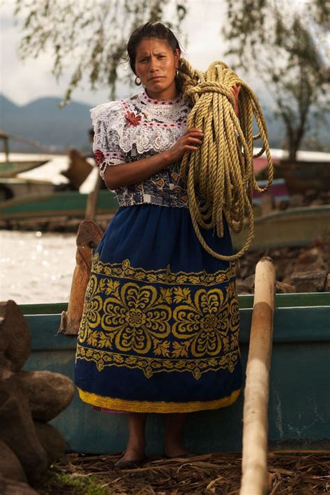 Mujer Purhepecha De Janitzio Mexican Dresses Mexican Fashion
