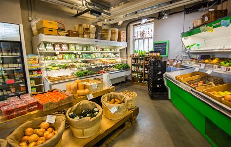 With a variety of products available, including chilled goods, food cupboard, fresh food, soft drinks and alcohol to household products, pet care, baby care and toiletries. Farmers' Markets in Toronto: West End Food Co-op