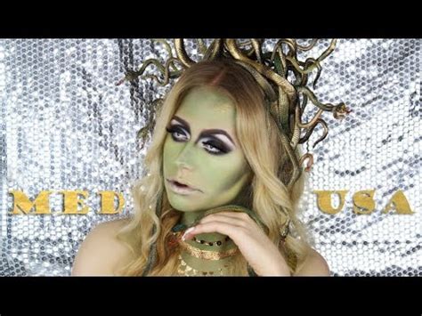 Nur bunt durcheinander gewürfelt sieht meistens nicht gut aus, also überlegt euch vorher. Medusa Halloween Makeup Tutorial + DIY Snake Headpiece | TheBeautyVault - YouTube