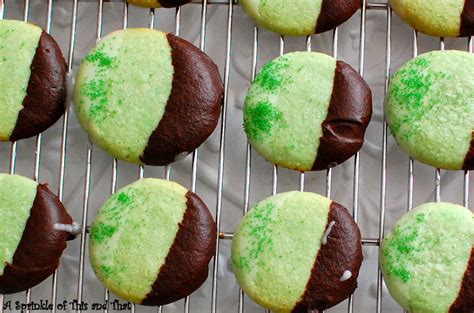 These shortbread cookies are deliciously crisp and buttery in a classic way, and are especially wonderful for christmas and holiday baking! A Sprinkle of This and That: Double Dipped Mint Shortbread ...