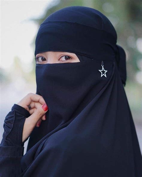 Pin By Shaikh Hanif On Sister In 2020 Arab Girls Hijab Muslim