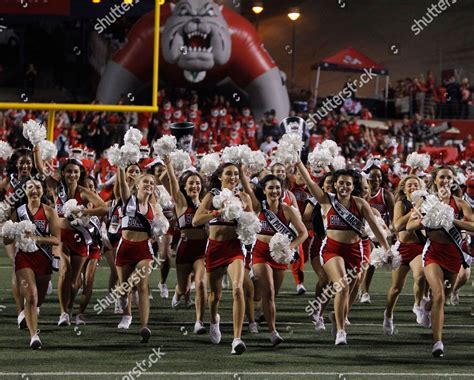 Fresno State Cheerleaders Head Into Stadium Editorial Stock Photo