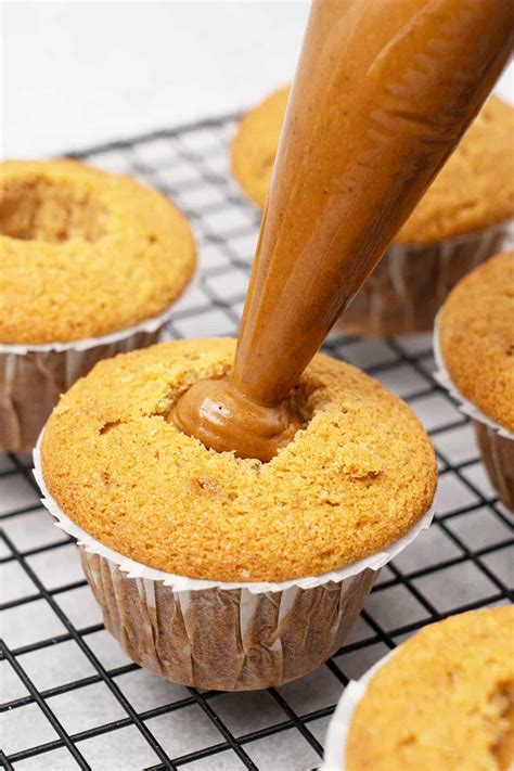 How To Fill Cupcakes Spatula Desserts