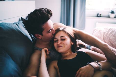 17 Little Ways Couples Show Their Love That Dont Cost A Thing