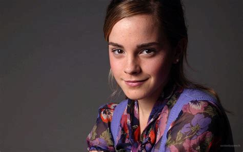 Super Hollywood Emma Watson Pictures 2012