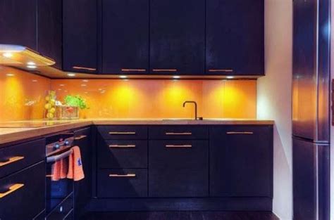 Hotel ini cocok untuk tema prewed yang islami seperti inspirasi dari timur tengah. Elegan dengan Warna Hitam, 10 Inspirasi Dapur Minimalis Namun Tetap Stylish di 2020 | Desain ...