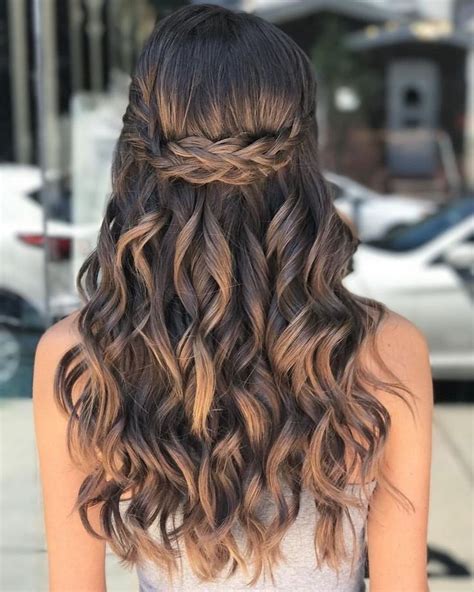 40 pretty prom hairstyle ideas for curly long hair quince hairstyles easy hairstyles for long