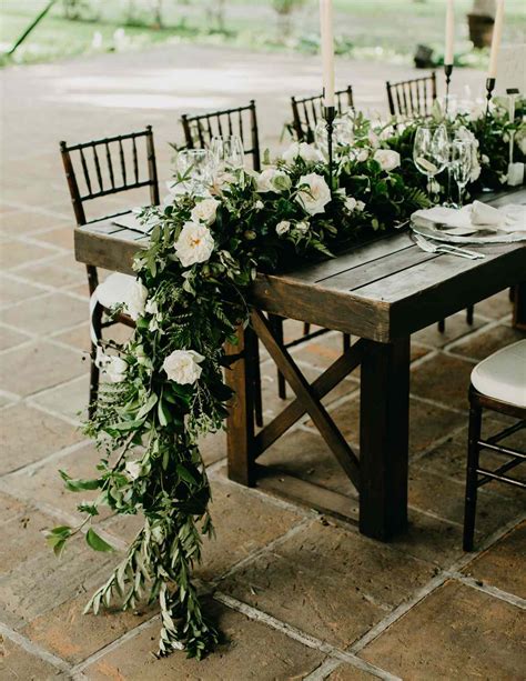 29 Fresh Floral Table Runners For Every Wedding Style