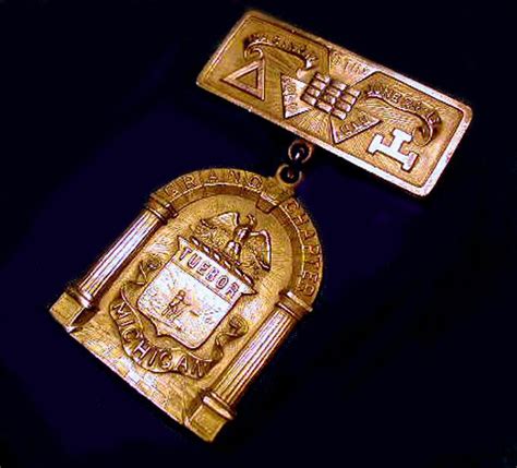 Great Antique 1913 Masonic Symbolic Royal Arch Jewel Breastplate