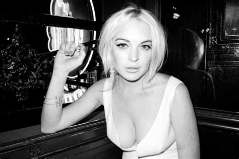 Lindsay Lohan Bares Her Cleavage In Impromptu Photoshoot With Terry Richardson Photos