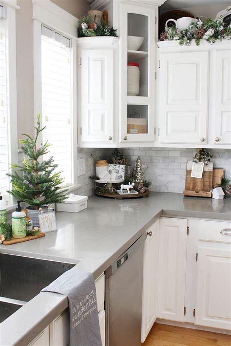 I kept some of my kitchen christmas decor the same as last. Christmas Kitchen Decorating Ideas - Clean and Scentsible