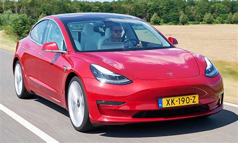 Tesla's current products include electric cars, battery energy storage from home to grid scale. Tesla Model 3 Performance: Test (Update!) | autozeitung.de