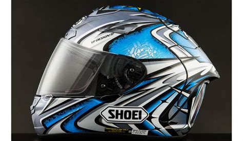 Namun, sebagian pembalap ataupun bikers kurang puas dengann desain helm yang dikeluarkan oleh pabrikan helm. 7 Helm Keren Paling Mahal di Dunia, Apa Saja Keunggulannya?
