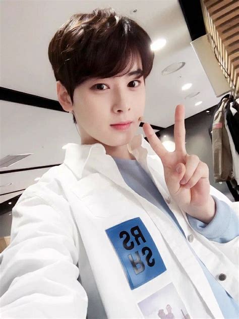 He made his official debut with astro in 2016 and has been active as an actor for several years, appearing in at. Cha EunWoo | Astro kpop, Cha eun woo astro, Cha eun woo