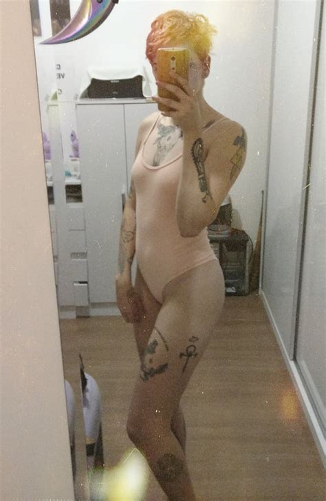 Nude Shannon Elizabeth Login Footy Hot Sex Picture