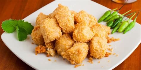 Pembuatannya mirip dengan tahu isi, tetapi tahu pletok tidak menggunakan isian di dalamnya. Mau JAGO MASAK...? Ini 3 Resep Rahasia Cara Membuat Tahu ...