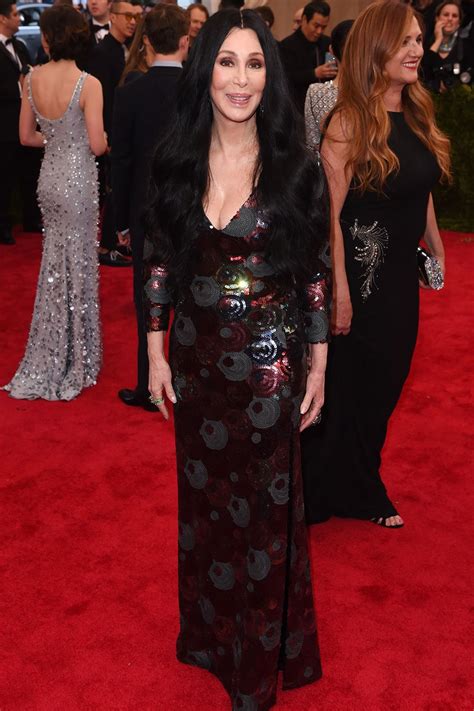 Cher In A Sequin Deep Marc Jacobs Design At The 2015 Met Gala 01