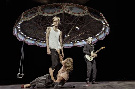 We did not find results for: Wiebke Puls über "Orpheus steigt herab": "Es sind zwei ...