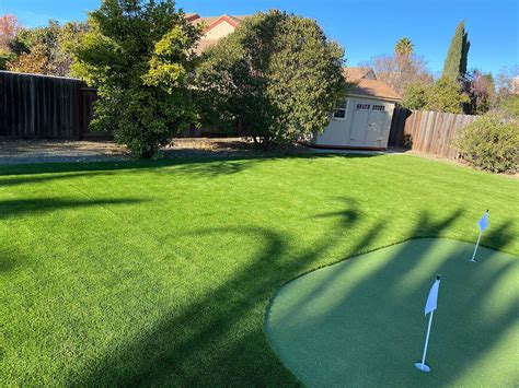5 Benefits Of Artificial Grass Putting Greens In Bend That Go Beyond Golf