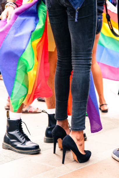 lesbian high heels bilder und stockfotos istock