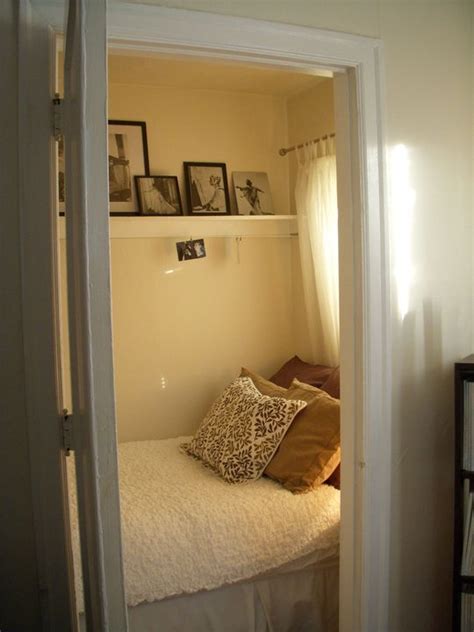 Wow A Walk In Closet Turned Bedroom I Could Convert The
