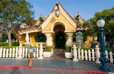 Mickeys House And Meet Mickey Disneyland