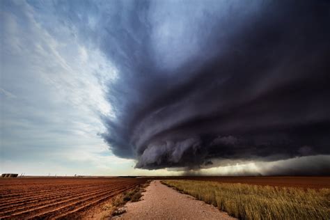 Rotating Supercell Thunderstorm Sweeps Over Booker Texas In 2013 2500