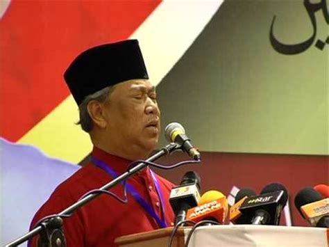 There is also the question of. Tan Sri Muhyiddin Yassin Merasmikan mesyuarat Umno ...