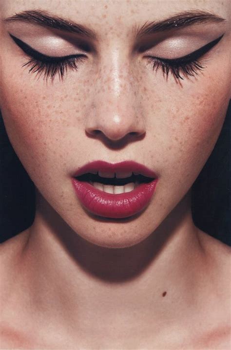 Die richtige Lippenstift Farbe auswählen - Make-up Tipps