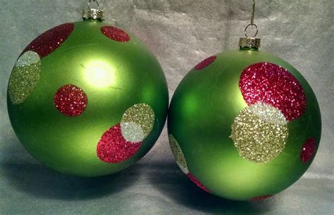 20 Extra Large Christmas Ornaments