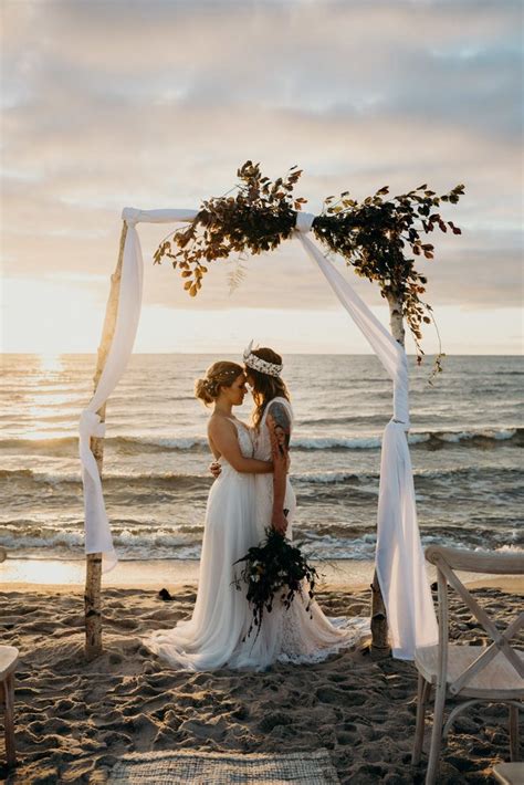 When it comes to planning a wedding, most brides still rely on unsure how to prepare for your wedding pictures? Planning a Beach Wedding? You'll Want to Copy Every Detail ...