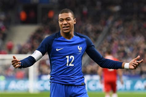 You and kylian both being footballers and you have a cute moment after one of his games and the camera is on you. Kylian Mbappé - FinalKickOff