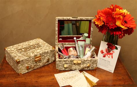 Your answers determine what goes into your box, and help us personalize product recommendations for you to shop in our online stores. The best bridal beauty kits in India for your trousseau ...