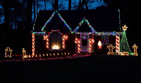 What Are The Best Christmas Lights To Put On Your House Architectural