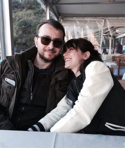 Hazal Kaya w her husband Ali Atay 2022 Instagram Ilişkiler Gelin