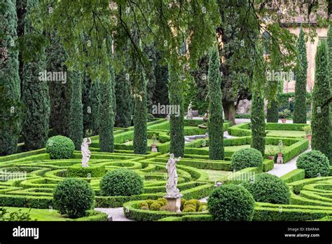 I Giardini Rinascimentali Del Giardino Giusti Verona Italia Foto