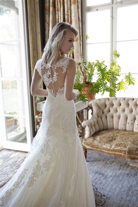 Brautkleid mit trägern unsere anu ist ein zarter traum von einem … Ein Brautkleider-Traum von Modeca! | Braut, Brautkleid ...