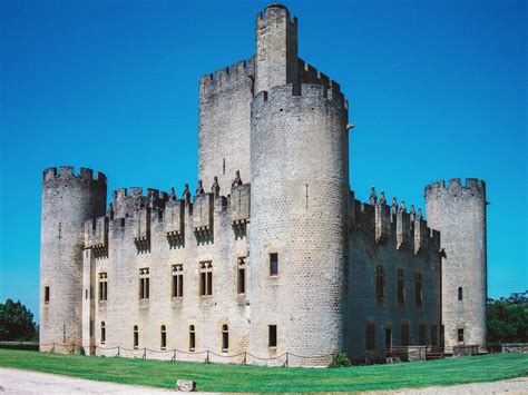 10 Fairytale Castles You Must Explore In France Fairytale Castle