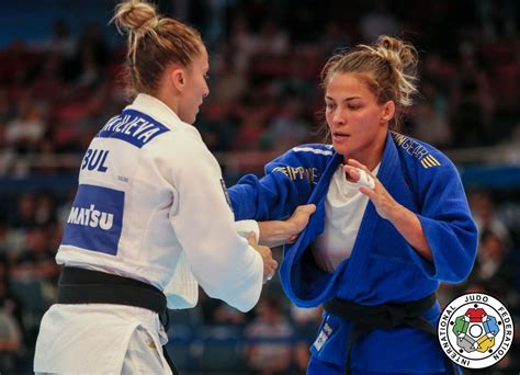 Hedvig karakas (born 21 february 1990) is a hungarian judoka. Hedvig Karakas, Judoka, JudoInside