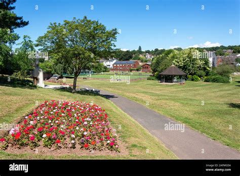 Newcombes Meadow Open Spaces Park Parks Flower Beds Bowling Club Hi Res