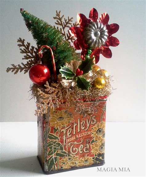 Magia Mia Antique Tin Christmas Centerpiece Kitschy Reflector Flowers