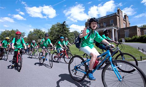 Bike world news, cincinnati, ohio. Pedal power: kids set world record for annual Bike Around ...