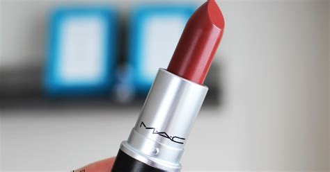 Moda Masallari Mac Retro Satin Lipstick