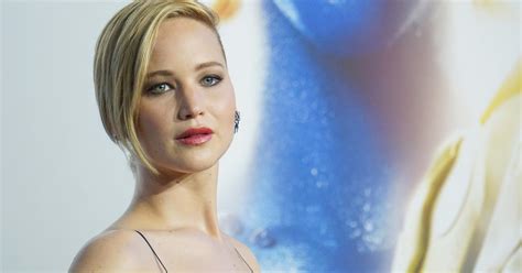 Fbi Addressing Jennifer Lawrence Celebrities Stolen Nude Pics Cbs Miami