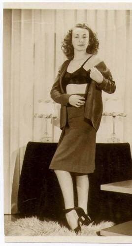 Akt Vintage Foto Leicht Bekleidete Frau Aus Den 1950er60er Jahren