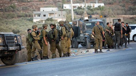 Israeli Police Officer Stabbed Suspect Slain CNN