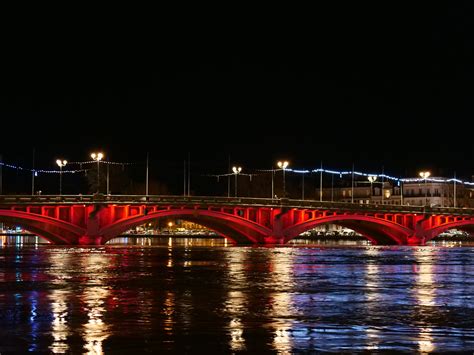 Pont St Esprit De Nuit Ponts Nuit Bayonne Pyrénées Atlantiques