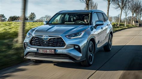 Toyota Launches Hybrid Version Of 7 Seater Highlander Suv In Europe
