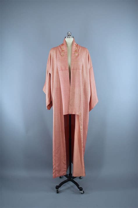 1950s Vintage Silk Kimono Robe Tulips Floral Embroidery Salmon Pink