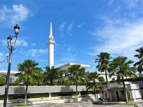 It also stands for the exclusive place where all these records. National Mosque of Malaysia - Images - XciteFun.net